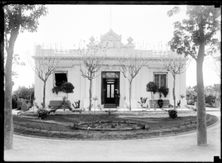 Sede de la División de Paseos Públicos. Jardín Botánico. Año 1917. (Foto: 01718FMHGE.CDF.IMO.UY - Autor: s.d./IMO)