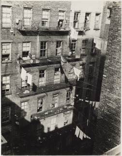 Sid Grossman, Untilted (Apartment Windows and Washing Lines), ca. 1940. Collection Pérez Art Museum Miami, gift of Steven E. and Phyllis Gross. Photo: Sid Hoeltzell