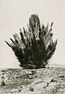 Xavier Ribas, Postal publicitaria de nitrato chileno, c. 1920 en "A History of Detonations", 2013. Cortesía del artista y ProjecteSD, Barcelona.