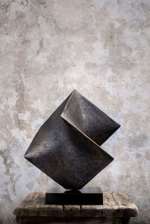 Gustavo Vélez, Rítmica II, 2018, bronce, 53 x 48 x 44 cm. — Cortesía de Ansorena Galería de Art