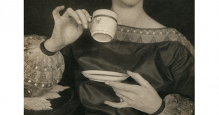Margaret Watkins. Untitled (Verna Skelton Posing for Cutex Advertisement), New York, 1924 © Margaret Watkins. Joseph Mulholland Collection, Glasgow
