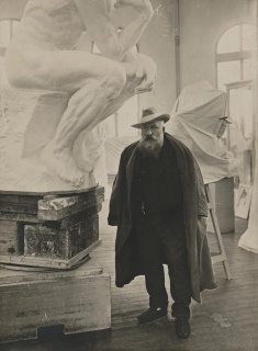 Auguste Rodin en el taller. Creative Commons – Cortesía del Museo Nacional de Escultura