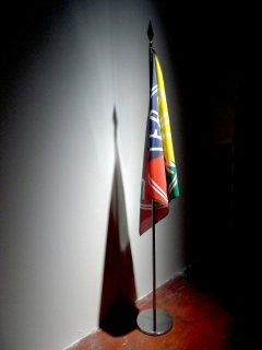 Bandera de Tierras de Nadie, 2002, obra de Concha Jerez