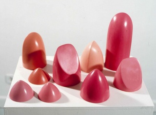 "Lipstick III", 2001 obra de Ana Laura Aláez, parte de la donación hecha por Juana de Aizpuru al Museo Reina Sofía