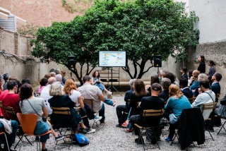 Encuentro sobre festivales de fotografía en Cataluña en la Fundación Photographic Social Vision. Fotografía por Marina Maria. Imagen cortesía de la Fundación Photographic Social Vision