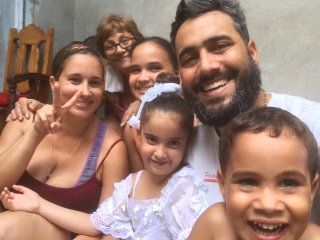 Yunier Tamayo Sánchez y familia