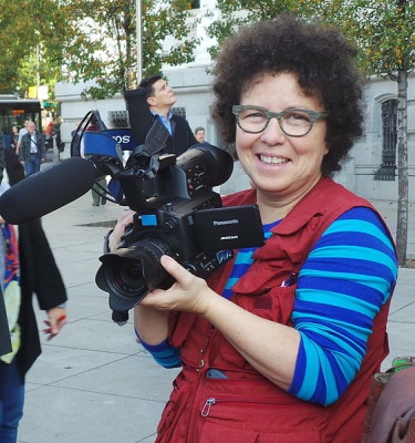 Cecilia Barriga rodando el 7N Marcha Estatal contra las violencias machistas. Fotograía de Montserrat Boix — Imagen publicada en Wikipedia