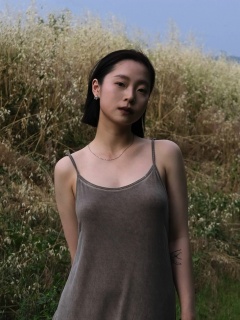 Retrato de Jieyu Zheng — Imagen cortesía de Suburbia Contemporary