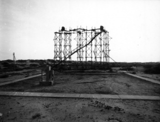 “Plaza de las Torres de agua” – Fotografías extraídas del Archivo Histórico José Vial Armstrong. Cortesía de la Corporación Amereida