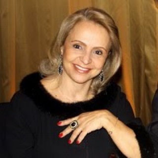 Angela Gutierre